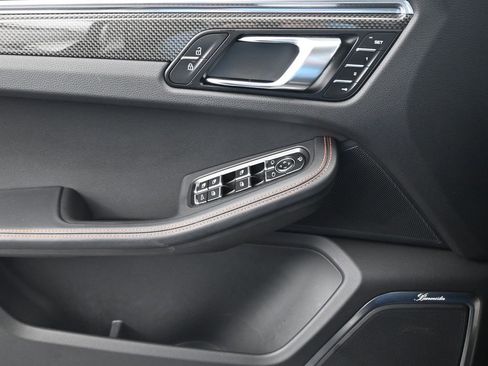 Certified 2024 Porsche Macan GTS image 13