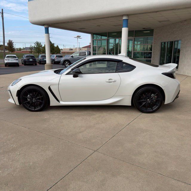 Used 2024 Toyota GR86 Premium RWD image 2