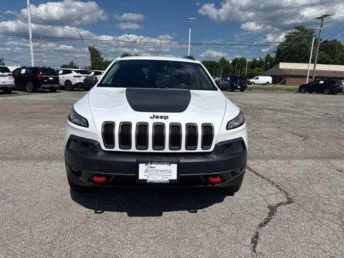 Used 2014 Jeep Cherokee Trailhawk w/ Leather Interior Group AWD/4WD image 2