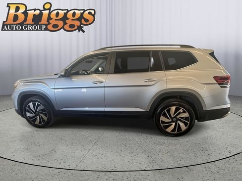 Used 2025 Volkswagen Atlas SE AWD/4WD image 2