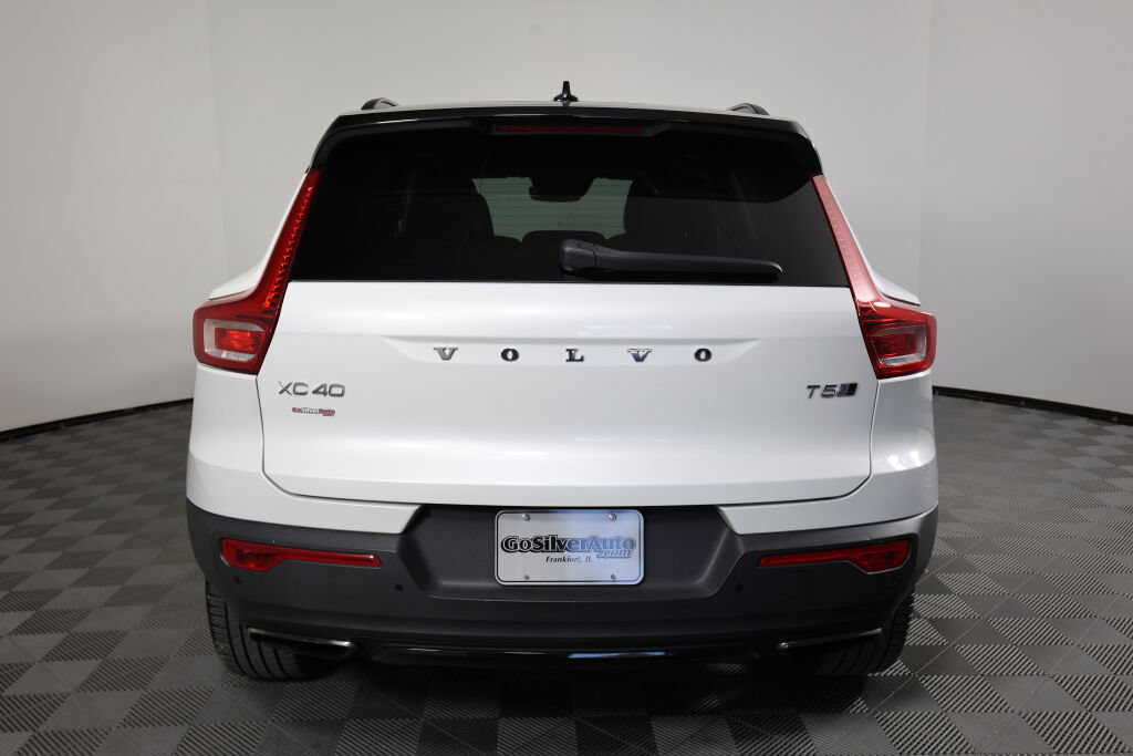 Used 2020 Volvo XC40 T5 R-Design AWD/4WD image 3
