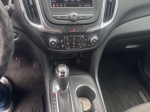 Used 2021 Chevrolet Equinox LT image 14