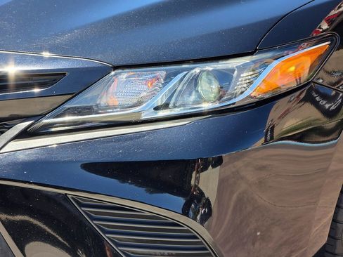 Used 2020 Toyota Camry SE w/ Convenience Package image 6