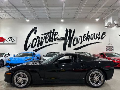 Used 2007 Chevrolet Corvette Coupe RWD image 2