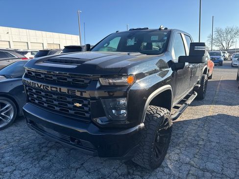Certified 2022 Chevrolet Silverado 2500 Custom w/ Custom Value Package image 3