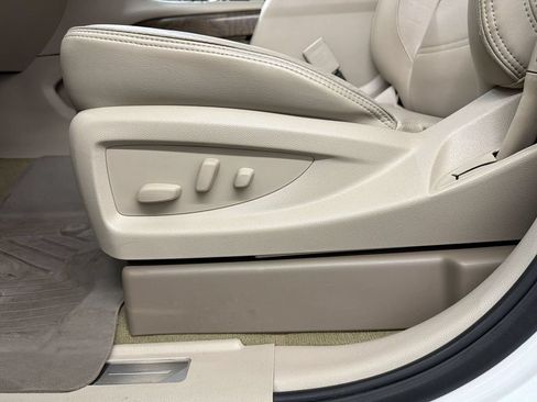Used 2018 GMC Yukon XL Denali w/ Denali Ultimate Package AWD/4WD image 13