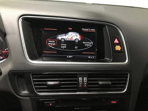 Used 2017 Audi Q5 2.0T Premium Plus w/ Technology Package AWD/4WD image 28