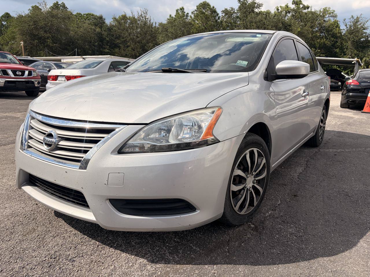 Used 2013 Nissan Sentra SV FWD image 2
