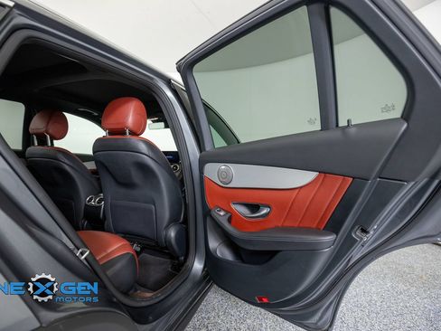 Used 2021 Mercedes-Benz GLC 300 4MATIC image 38