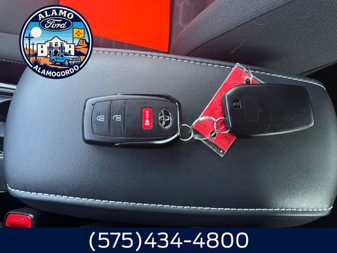 Used 2026 Toyota Corolla SE FWD image 28