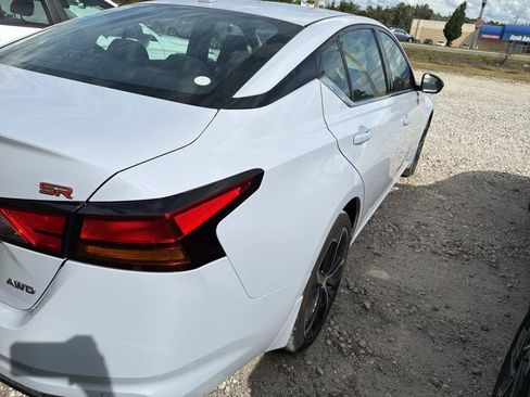Used 2025 Nissan Altima 2.5 SR w/ SR Premium Package AWD/4WD image 8