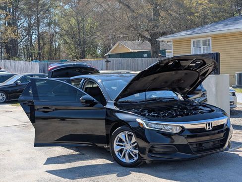 Used 2019 Honda Accord LX image 10