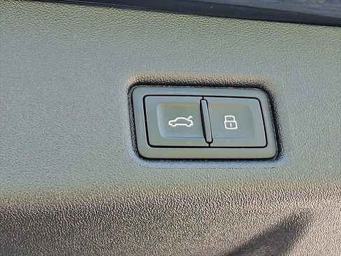 Certified 2025 Audi Q5 Premium w/ Convenience Package AWD/4WD image 31