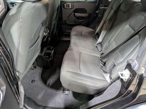 Used 2019 Jeep Wrangler Unlimited Sport S image 23
