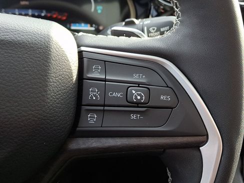 Used 2023 Jeep Grand Cherokee image 21