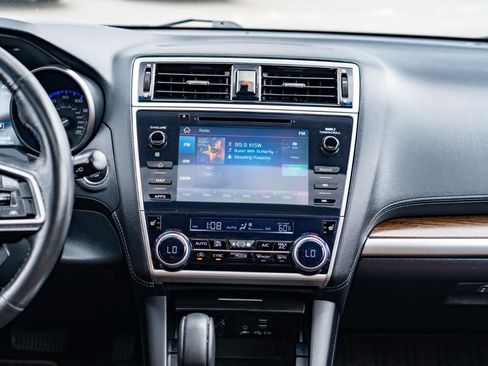 Used 2019 Subaru Outback 3.6R Touring w/ Popular Package #3A AWD/4WD image 20