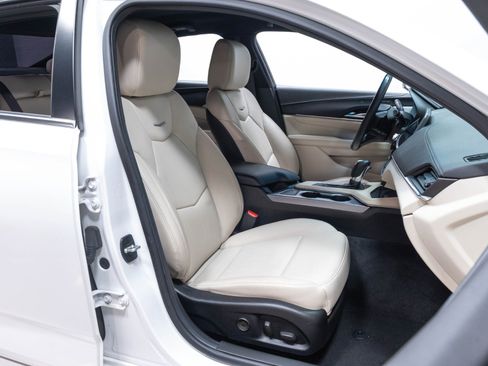 Used 2020 Cadillac CT4 Premium Luxury RWD image 49