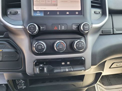 Used 2024 RAM 3500 Big Horn image 19