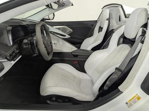 Used 2024 Chevrolet Corvette Stingray Premium Conv w/ Z51 Performance Package RWD image 21