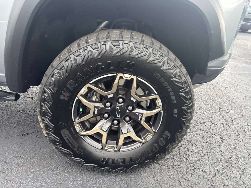 Used 2025 Chevrolet Colorado ZR2 AWD/4WD image 12