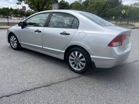Used 2010 Honda Civic DX-VP image 7