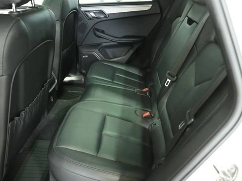 Certified 2021 Porsche Macan image 28