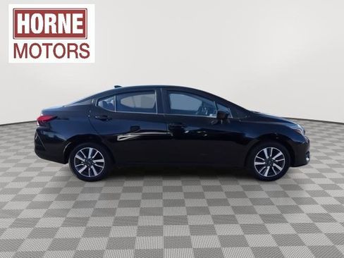 Used 2023 Nissan Versa SV image 9