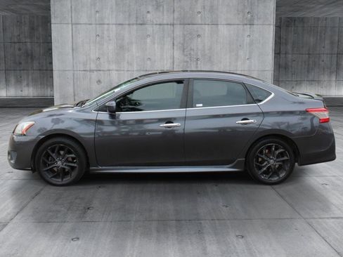 Used 2013 Nissan Sentra SR w/ Premium Pkg FWD image 2