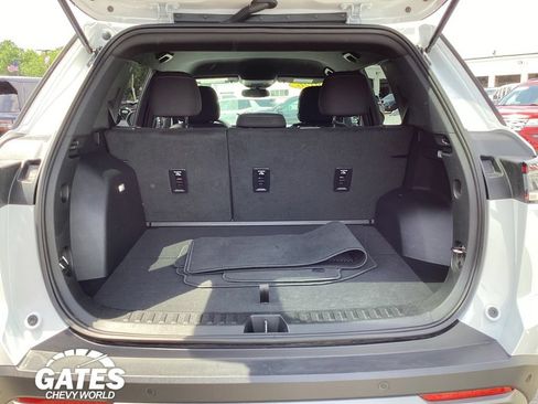 Used 2026 Chevrolet Equinox LT FWD image 11