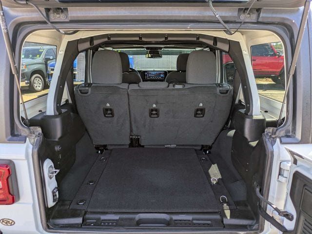 Used 2024 Jeep Wrangler Unlimited Rubicon AWD/4WD image 11
