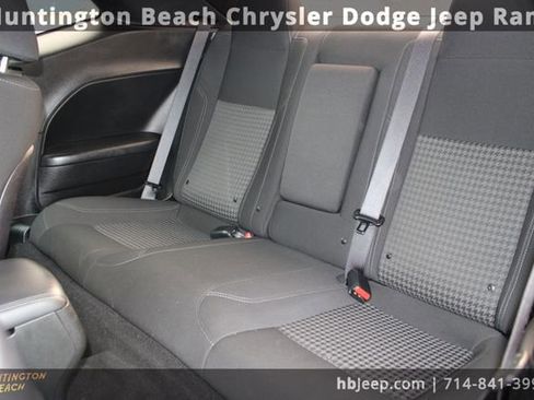 Used 2019 Dodge Challenger SXT image 36