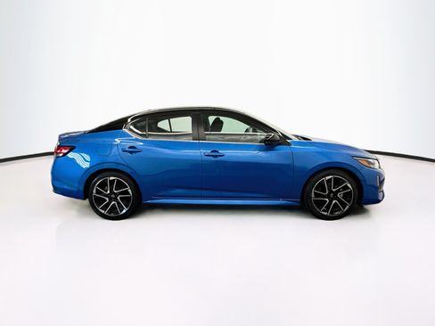 Used 2025 Nissan Sentra SR FWD image 10