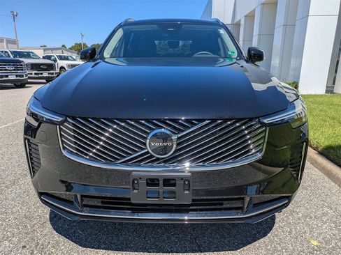 New 2026 Volvo XC90 B6 Plus w/ Protection Package Premier image 9