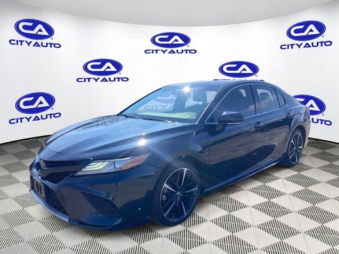 Used 2019 Toyota Camry XSE image 7