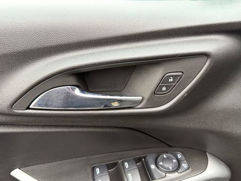 Used 2024 Chevrolet Trax LS w/ LS Convenience Package image 13