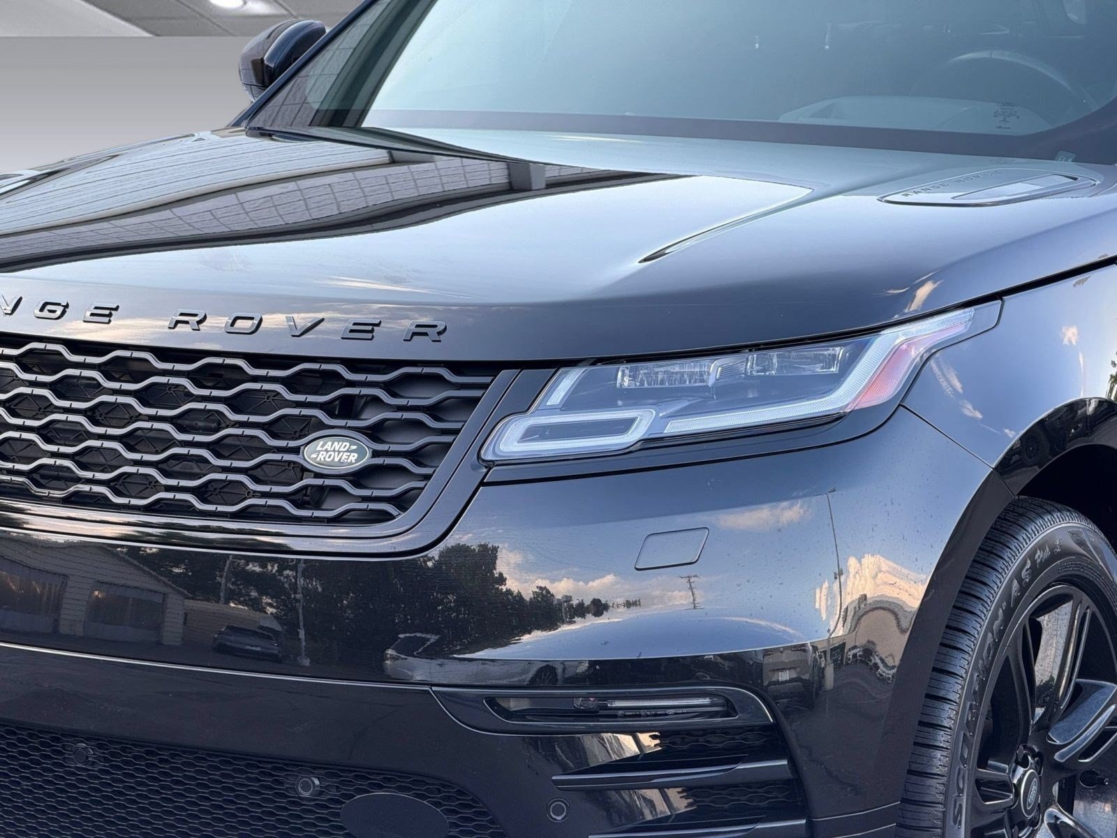 Used 2022 Land Rover Range Rover Velar R-Dynamic S AWD/4WD image 12
