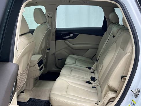 Used 2017 Audi Q7 3.0T Premium Plus w/ Premium Plus Package image 35