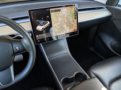 Used 2021 Tesla Model Y Long Range AWD/4WD image 20