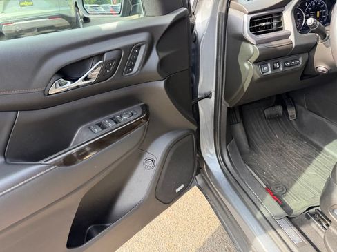 Used 2022 GMC Acadia AT4 w/ Technology Package AWD/4WD image 18