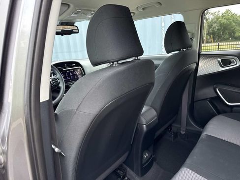 Used 2023 Kia Soul S FWD image 13
