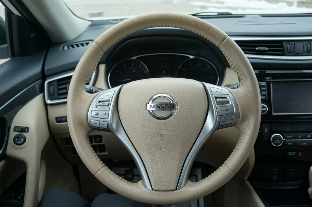 Used 2014 Nissan Rogue SL w/ SL Premium Package FWD image 14