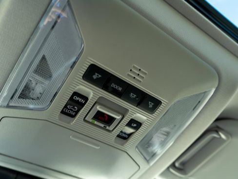 Used 2024 Toyota RAV4 Limited image 43