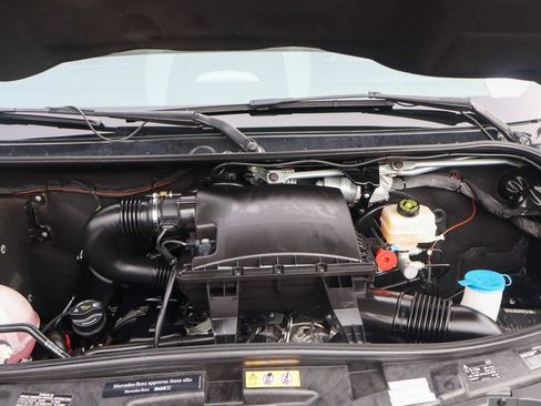 Used 2018 Mercedes-Benz Sprinter 2500 image 13