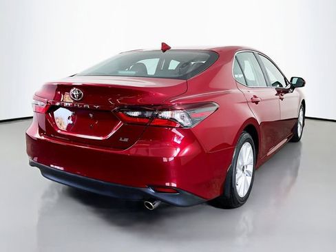 Used 2022 Toyota Camry LE image 8