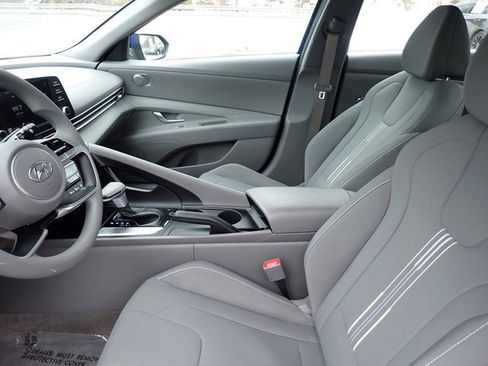 Used 2023 Hyundai Elantra SEL image 15
