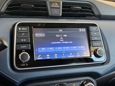Used 2025 Nissan Versa SV FWD image 20