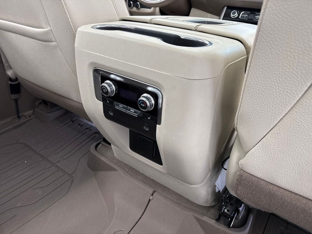Used 2022 GMC Yukon Denali AWD/4WD image 54