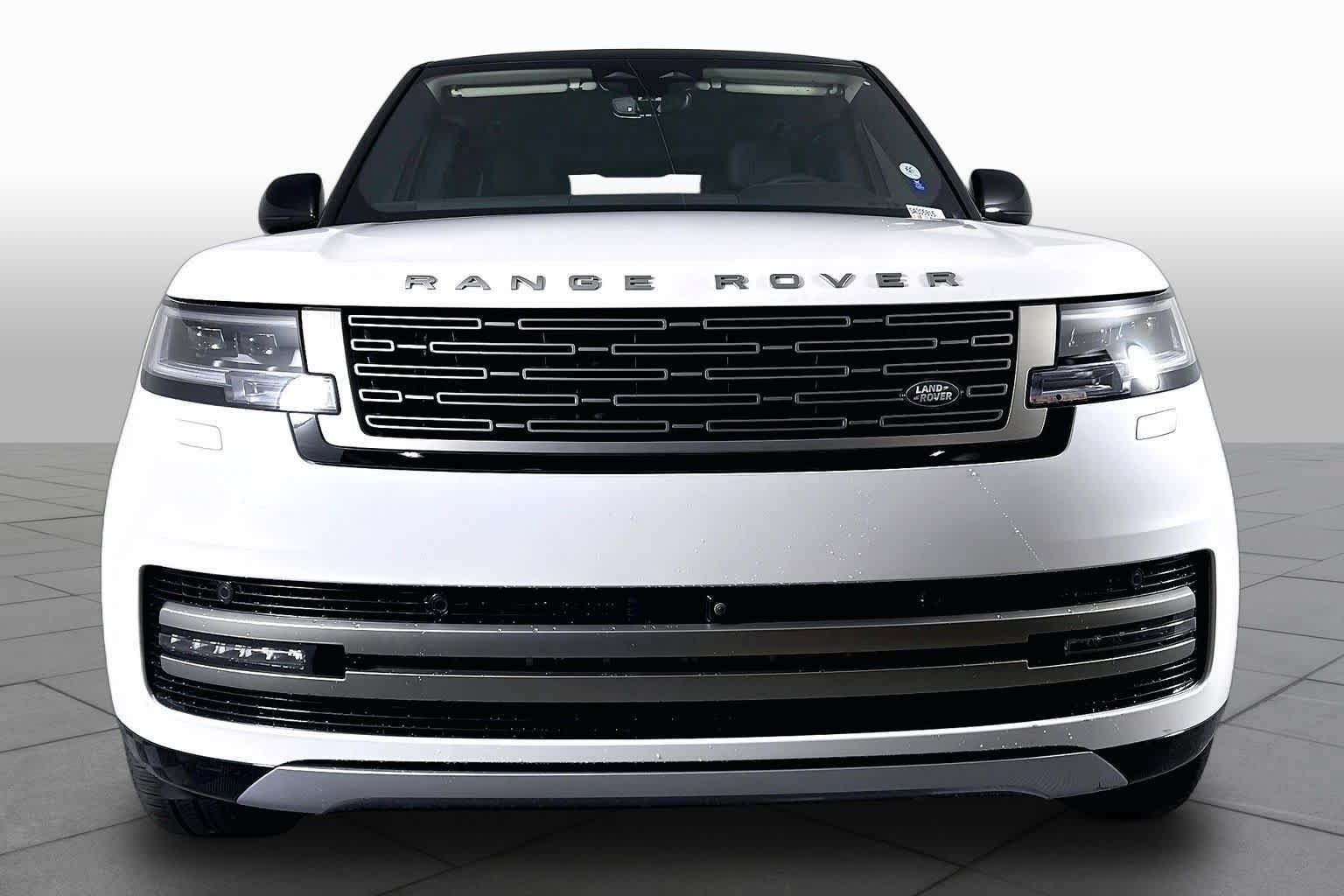 Used 2025 Land Rover Range Rover Long Wheelbase SE AWD/4WD image 3
