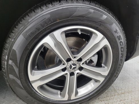 Used 2019 Mercedes-Benz GLC 300 4MATIC image 31