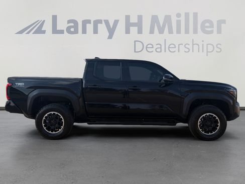 Used 2026 Toyota Tacoma TRD Off-Road w/ TRD Off Road Upgrade Package AWD/4WD image 7